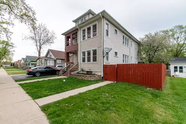 537 Powell Avenue, Waukegan, IL 60085