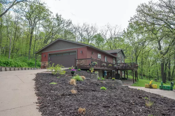 210 Shady Ridge LN SW, Oronoco, MN 55960