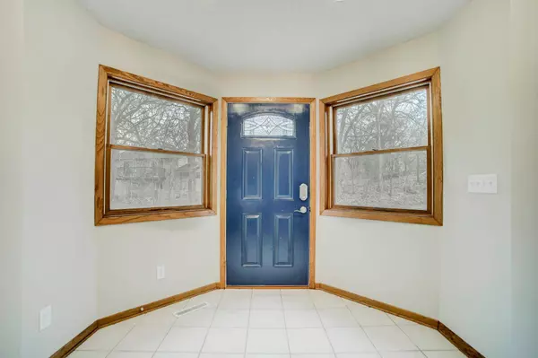 316 Faversham RD, Willernie, MN 55090