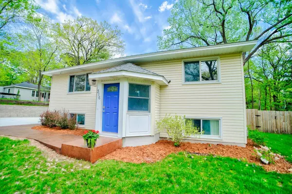 316 Faversham RD, Willernie, MN 55090