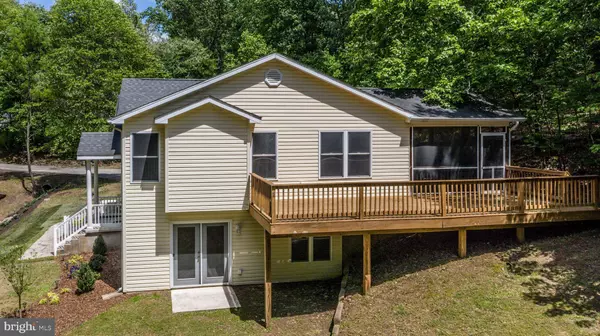 370 SYLVAN LN, Harpers Ferry, WV 25425