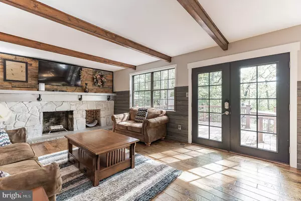 10 HARWOOD DR, Voorhees, NJ 08043