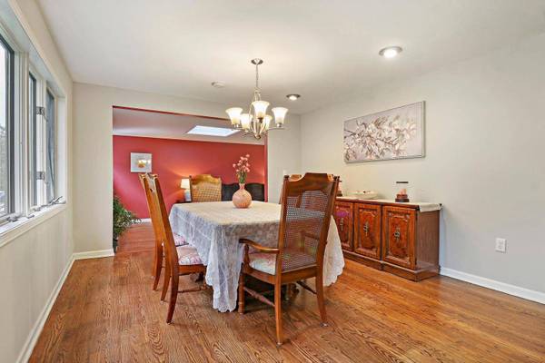 5220 Palm ST, Mchenry, IL 60051