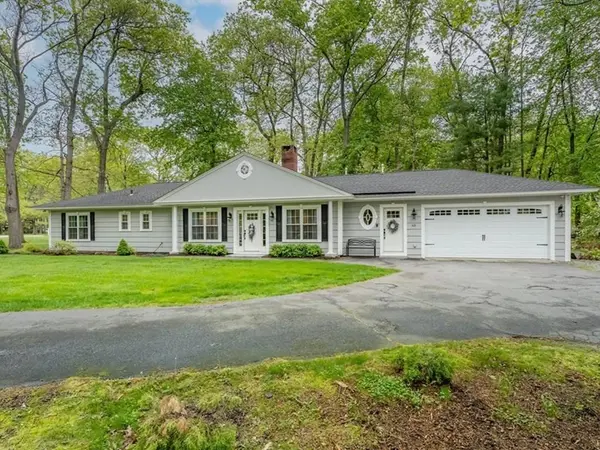 63 Lovejoy Rd, Andover, MA 01810