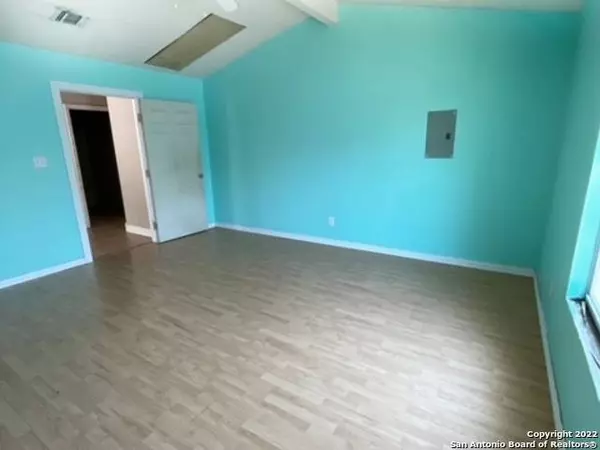 19990 Casias Ct, Somerset, TX 78069