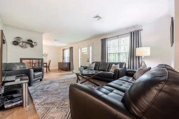 63 Lovejoy Rd, Andover, MA 01810