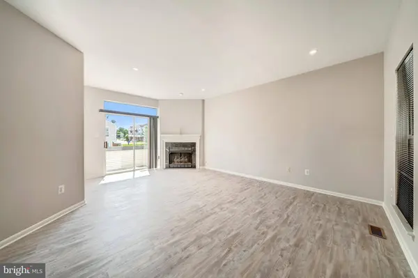 44222 MOSSY BROOK SQ, Ashburn, VA 20147