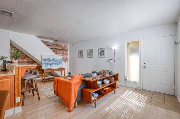 5630 Madison AVE, Sacramento, CA 95841