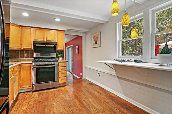 5220 Palm ST, Mchenry, IL 60051