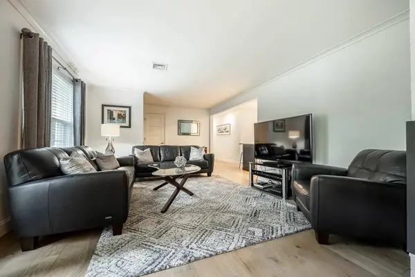 63 Lovejoy Rd, Andover, MA 01810