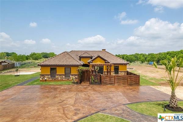 190 Maldonado TRL, Del Valle, TX 78617