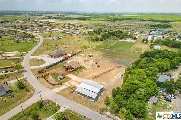 190 Maldonado TRL, Del Valle, TX 78617