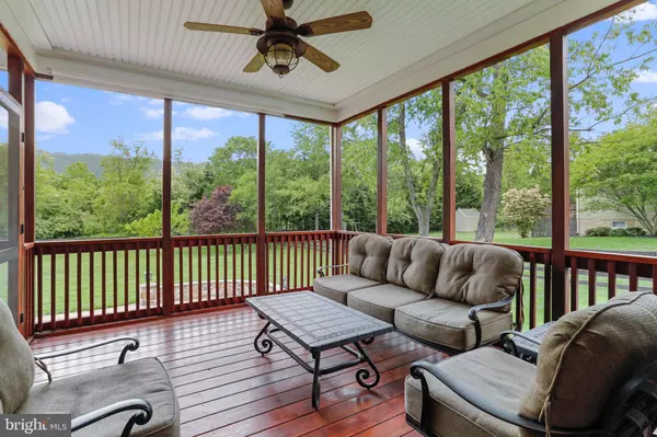 463 ARBOR SHADE DR, Inwood, WV 25428