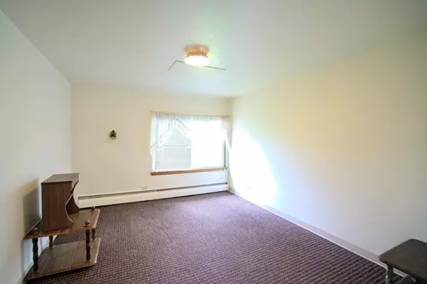 569 State ST N, Eden Valley, MN 55329