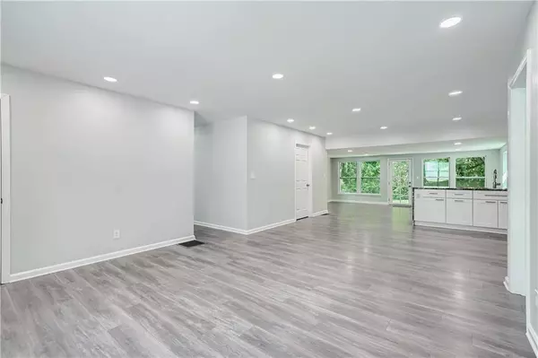 4058 Sweetbriar LN, Forest Park, GA 30297