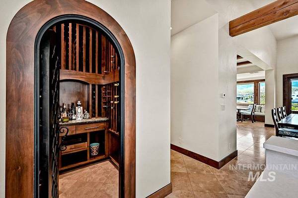 513 E Orion Ct, Boise, ID 83702