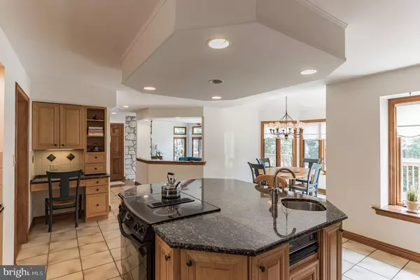 28 KELLY DR, Marlton, NJ 08053