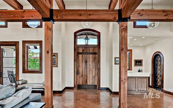 513 E Orion Ct, Boise, ID 83702