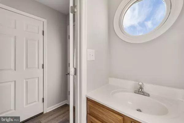 211 WATERBROOK CT, Woodstock, VA 22664