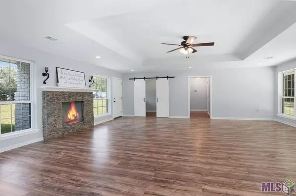 30565 WALKER RD, Walker, LA 70785