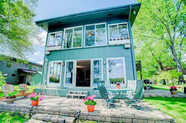 317 Lake ST S, Bayport, MN 55003