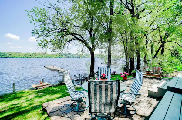 317 Lake ST S, Bayport, MN 55003