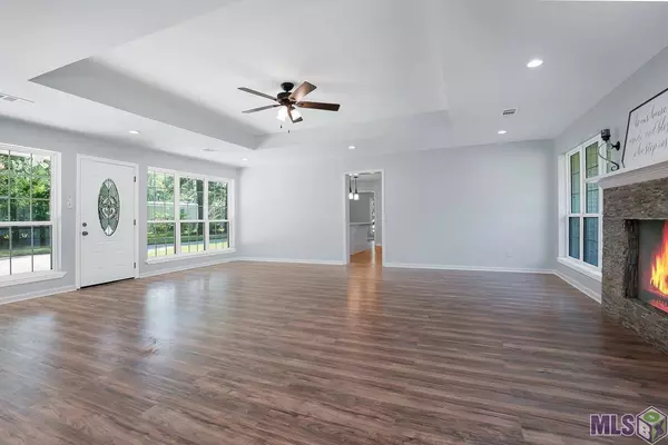 30565 WALKER RD, Walker, LA 70785