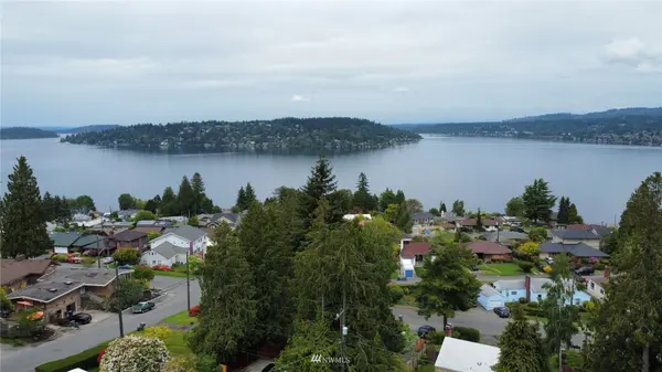 7528 S Lakeridge DR, Seattle, WA 98178