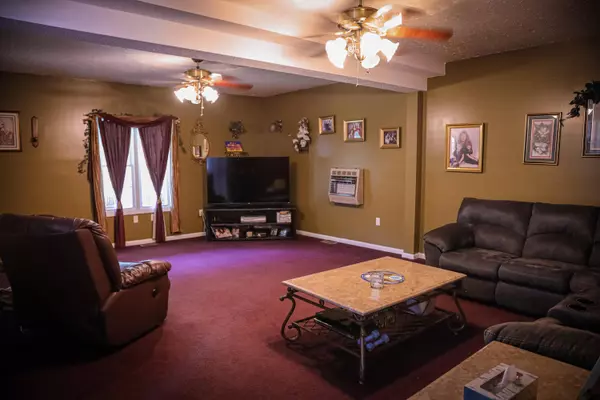 78 Yellow Hill CT, Elkhorn City, KY 41522