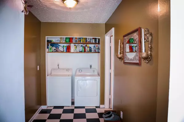 78 Yellow Hill CT, Elkhorn City, KY 41522