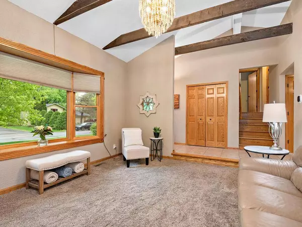 3740 Trenton LN N, Plymouth, MN 55441