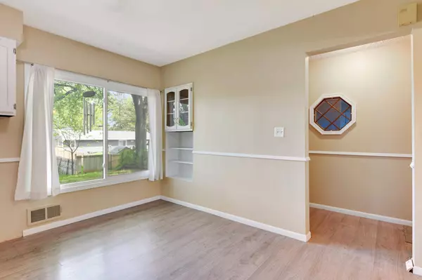 76 Oday ST N, Maplewood, MN 55119