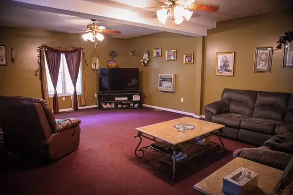 78 Yellow Hill CT, Elkhorn City, KY 41522