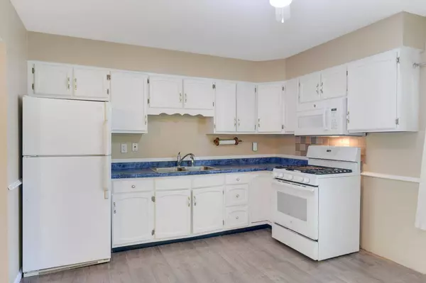 76 Oday ST N, Maplewood, MN 55119