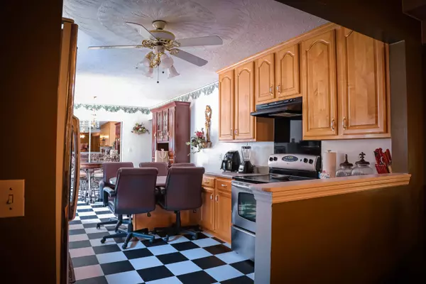 78 Yellow Hill CT, Elkhorn City, KY 41522