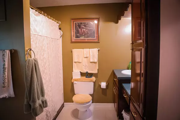 78 Yellow Hill CT, Elkhorn City, KY 41522