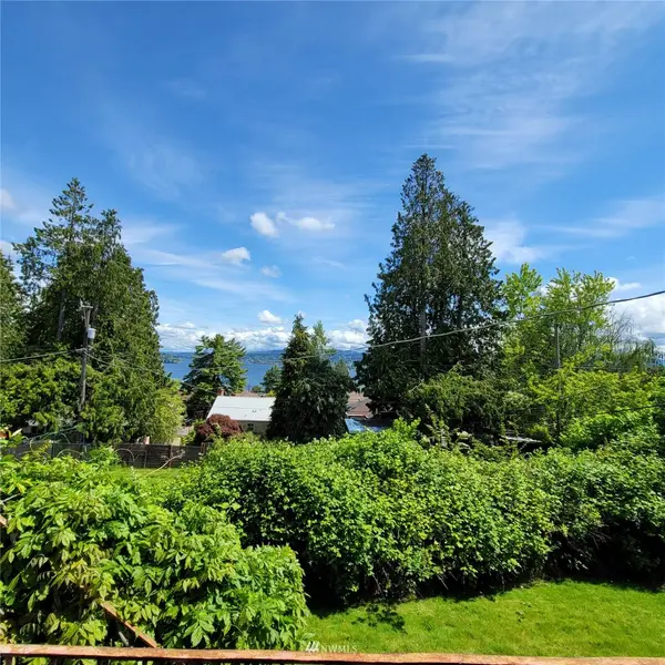 7528 S Lakeridge DR, Seattle, WA 98178