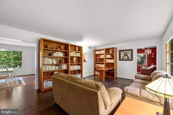 10118 MAPLEWOOD DR, Ellicott City, MD 21042