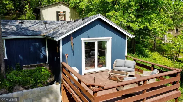 6687 Deerwood DR, Chanhassen, MN 55317