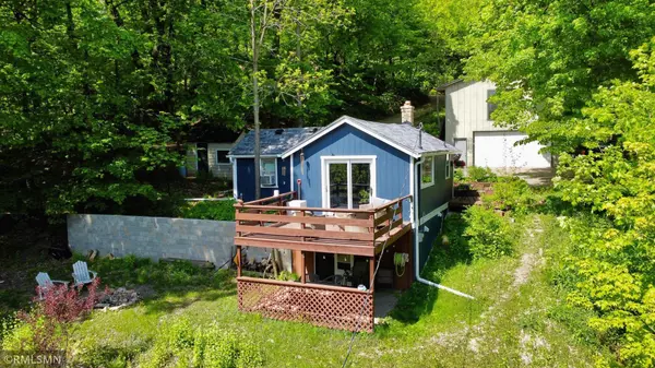 6687 Deerwood DR, Chanhassen, MN 55317