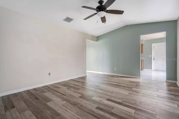 1659 E APACHE CIR, Deltona, FL 32725