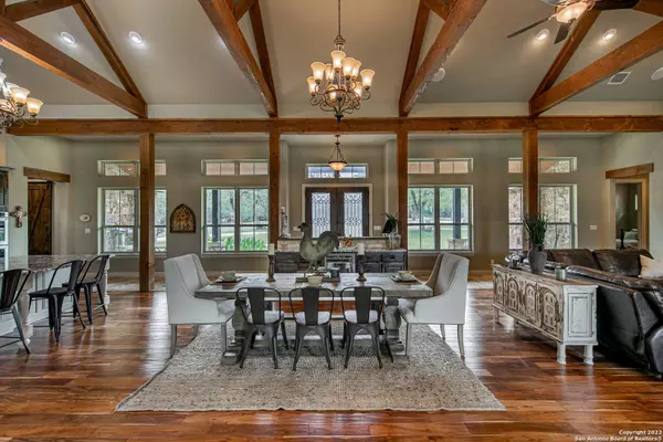 122 Canyon Ridge Dr, Boerne, TX 78006