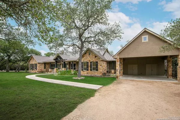122 Canyon Ridge Dr, Boerne, TX 78006