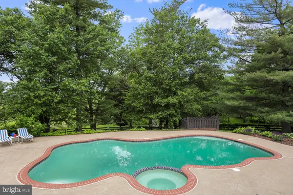 16410 HAMILTON STATION RD, Waterford, VA 20197