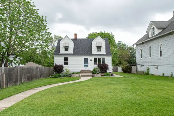 1266 Cora ST, Joliet, IL 60435