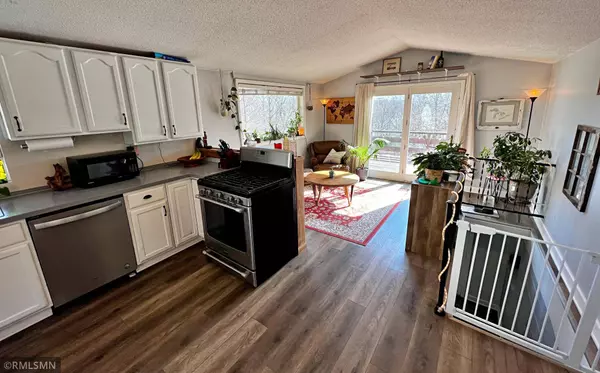 6687 Deerwood DR, Chanhassen, MN 55317