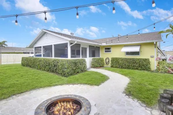 126 Pineview RD, Jupiter, FL 33469