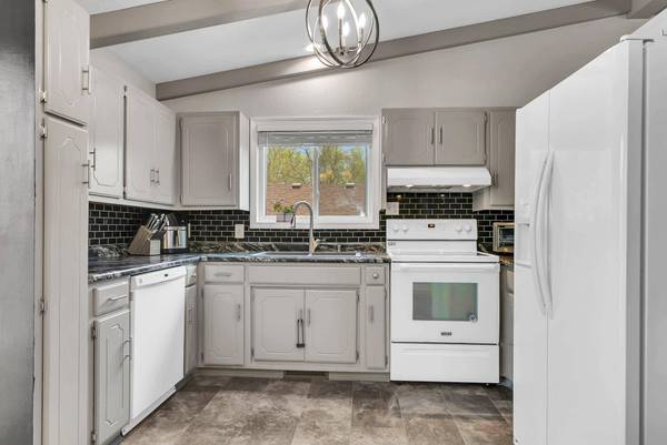 2041 Northway CIR, Saint Cloud, MN 56303