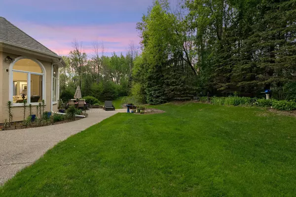 1990 Marywood LN, West Saint Paul, MN 55118