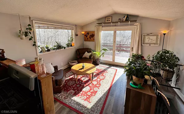 6687 Deerwood DR, Chanhassen, MN 55317